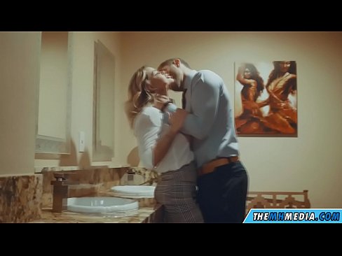 ❤️ ໃນເວລາທີ່ຜິວເນື້ອສີຂາວ busty seduces ທ່ານຢູ່ໃນຫ້ອງນ້ໍາສາທາລະນະ ຮູບໂປ້ທາງຮູທະວານ ທີ່ lo.xxxtophd.ru ❌❤
